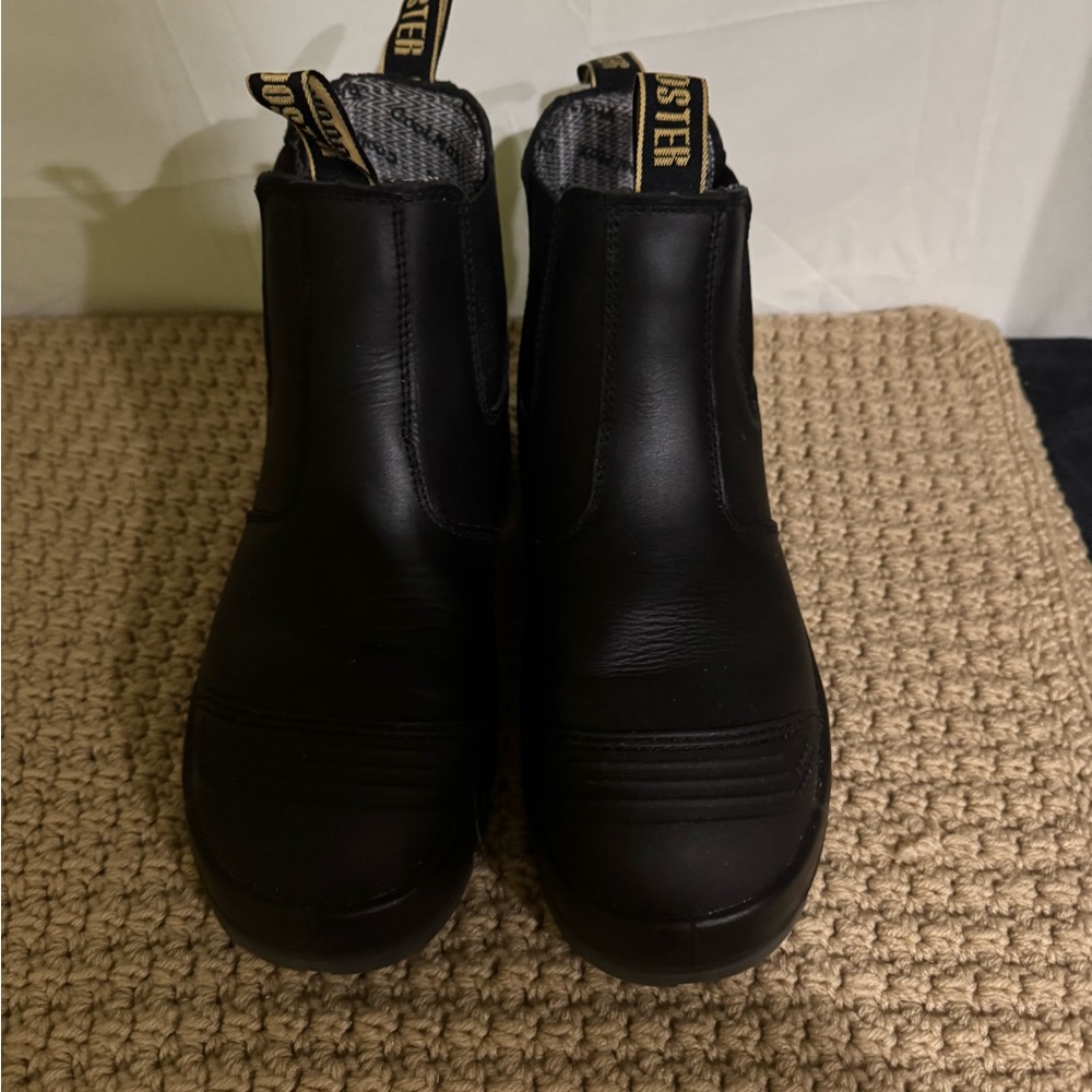 Men’s RockRoster work boots
Worn once
Size 9
Excellent condition